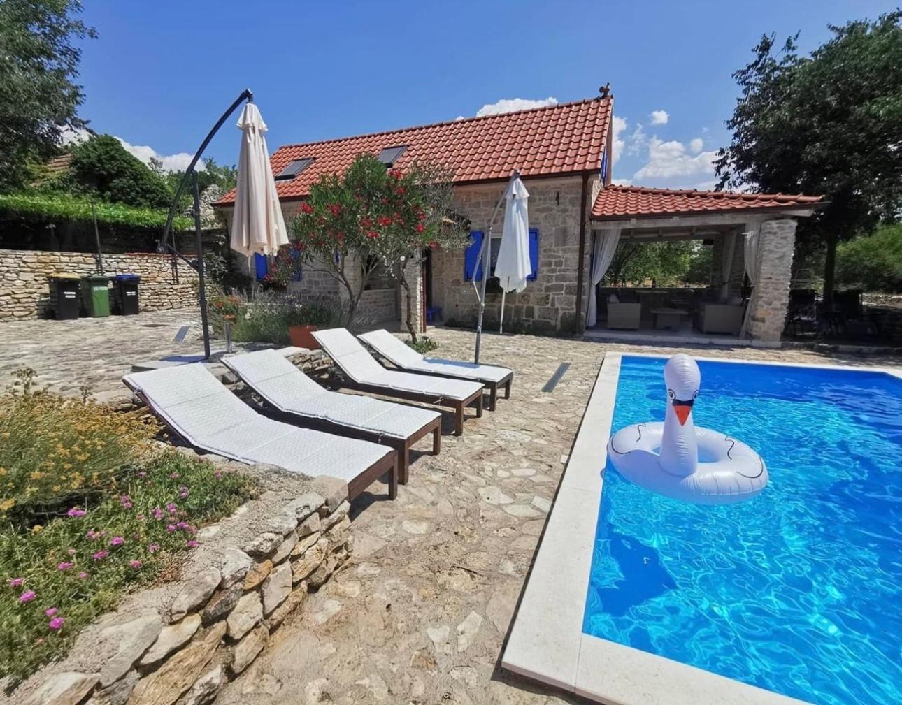 Puljane Holiday Home Toma מראה חיצוני תמונה